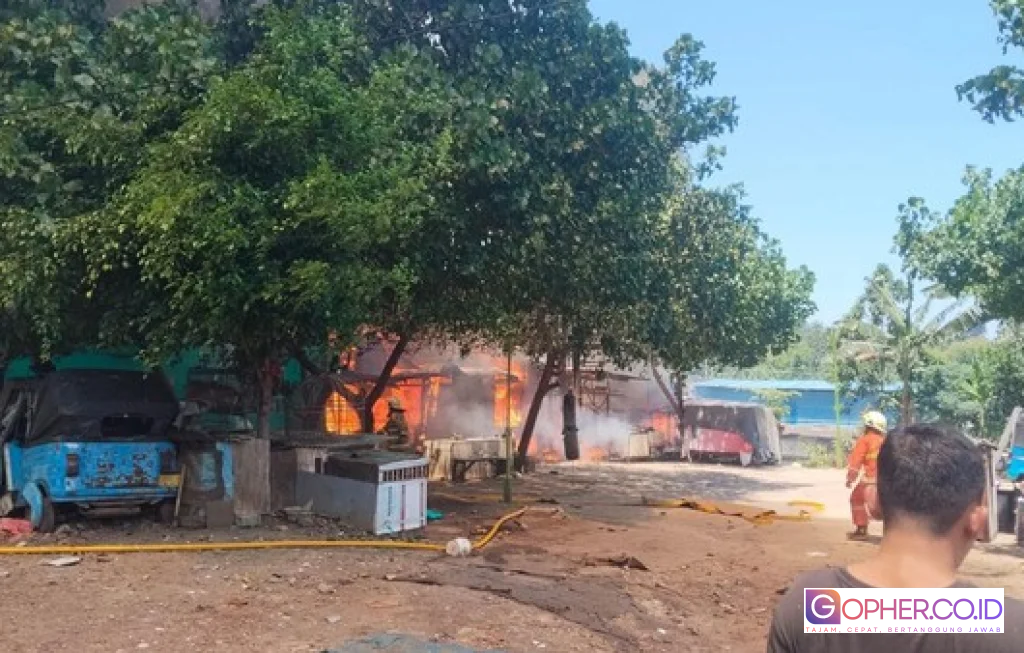 kebakaran pabrik kerupuk bintaro