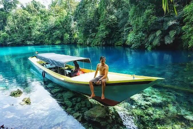 Danau Labuan Cermin, Pesona Air Dua Rasa yang Menjadi Permata Berau